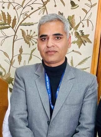 Advocate Zaman Irshad Parray Issues Open Letter to Kashmir's Youth, Calls for Direct Political Engagement
